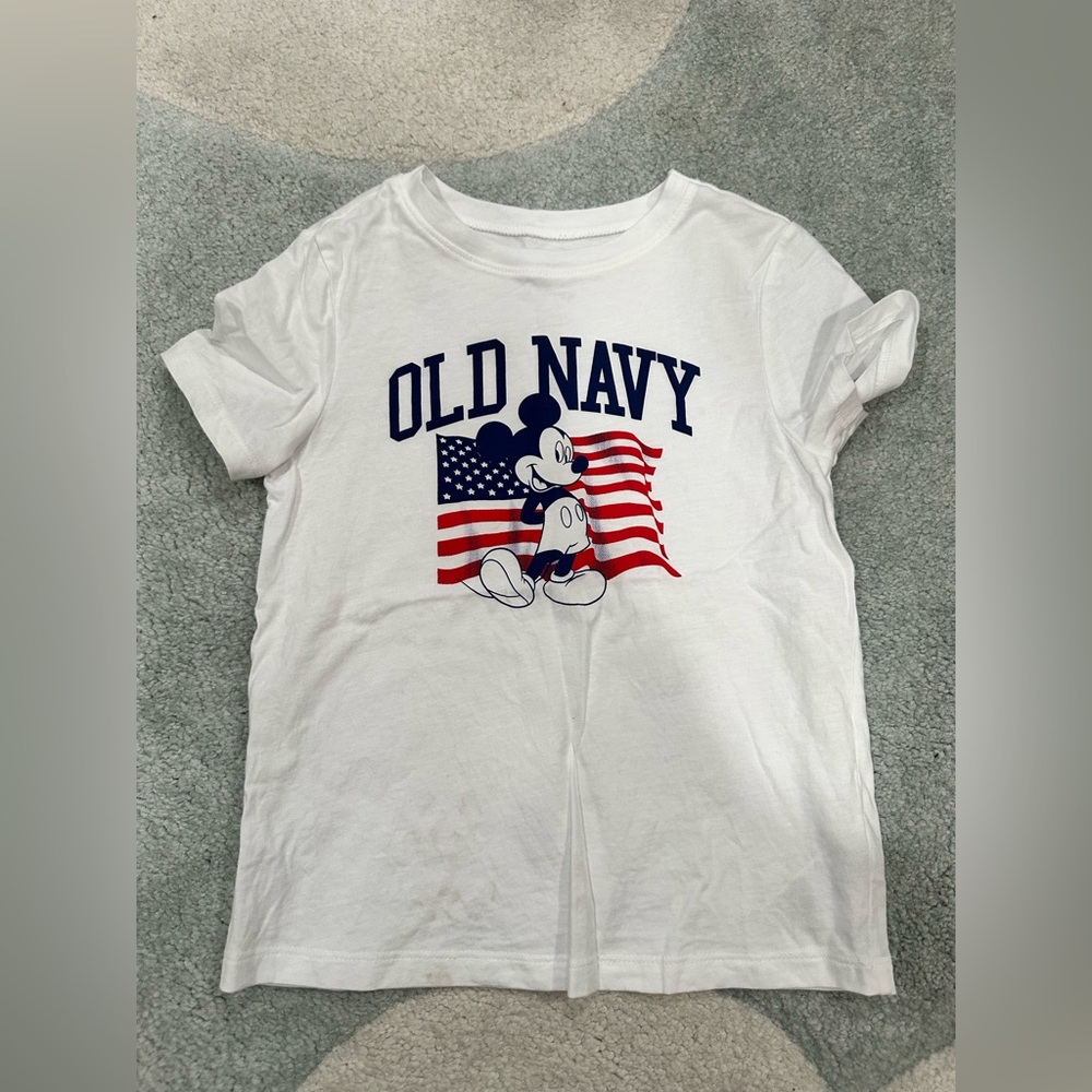 Mickey Mouse Old Navy tshirt 5T good condition